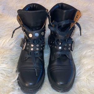 Frye Women's Samatha Stud Hiker Hiking Boot